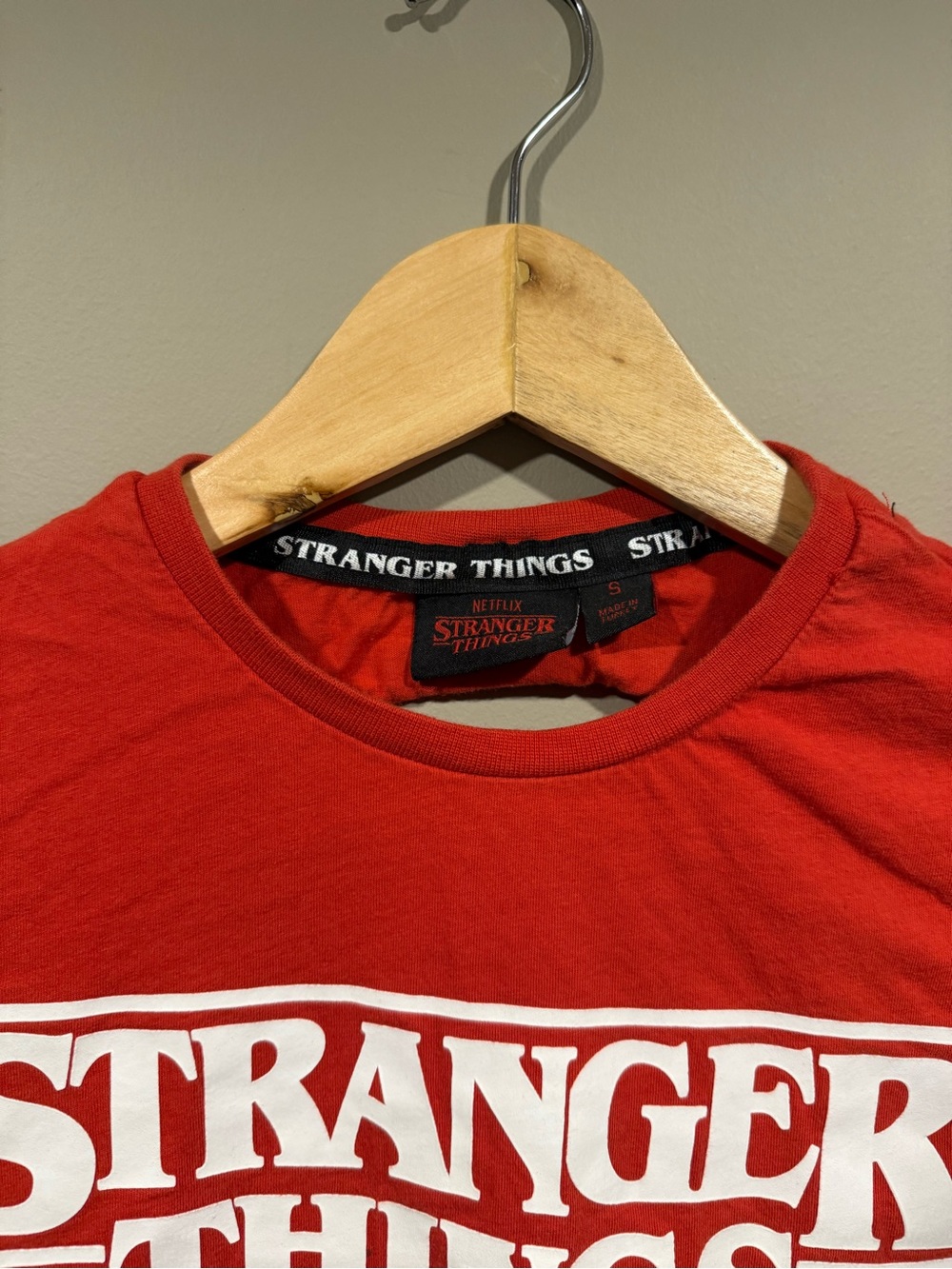 Stranger Things Red Graphic movie Tee - Official Series Shirt w/ back slit weave - Picture 3 of 6